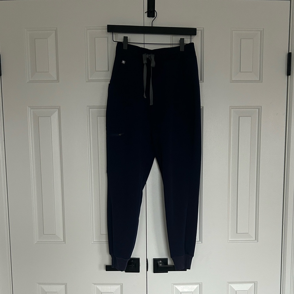 Women’s Navy Jogger Pants by Figs